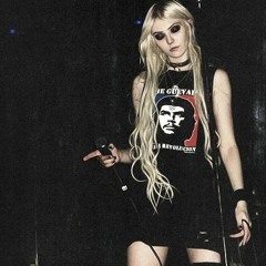 Lana Del Rey - Cherry (Live in Antwerp_ Belgium -  LA to the Moon Tour) HD(MP3_320K).mp3