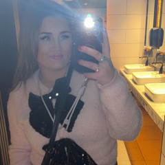 Anneliese Stokes x