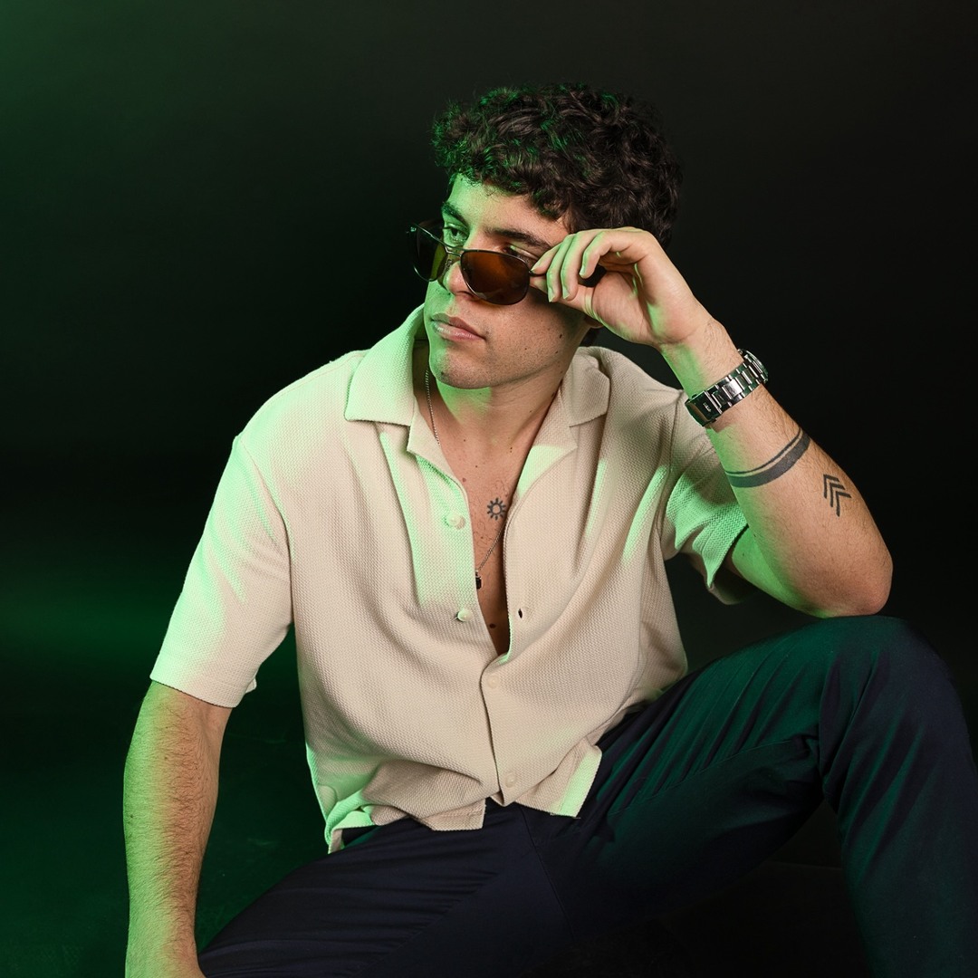 Stream FACEE music | Listen to songs, albums, playlists for free