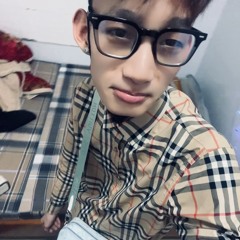 Hoàng Vĩ