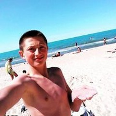 Максим Момот