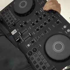 DJ MΛCXUS