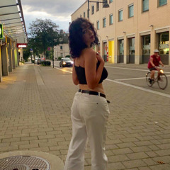 Desi 😼