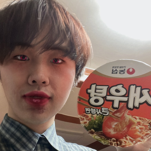 Kyung Chan’s avatar