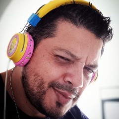 CARLOS ROSALES LOCUTOR