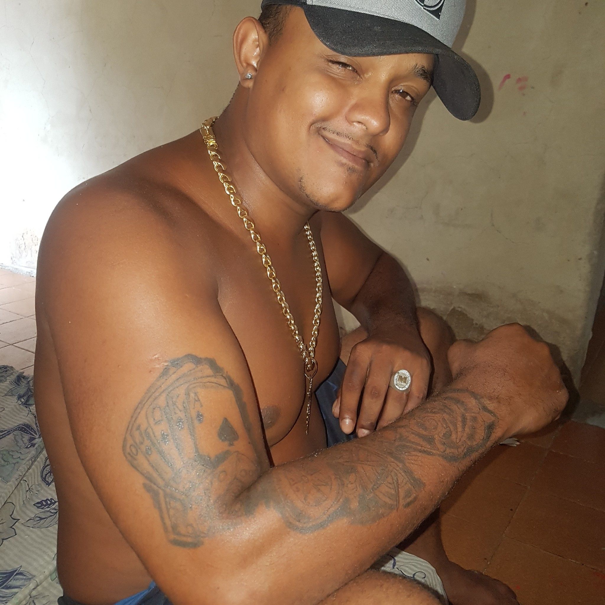 Eduardo Santos33 cover art