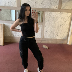 Elise Day