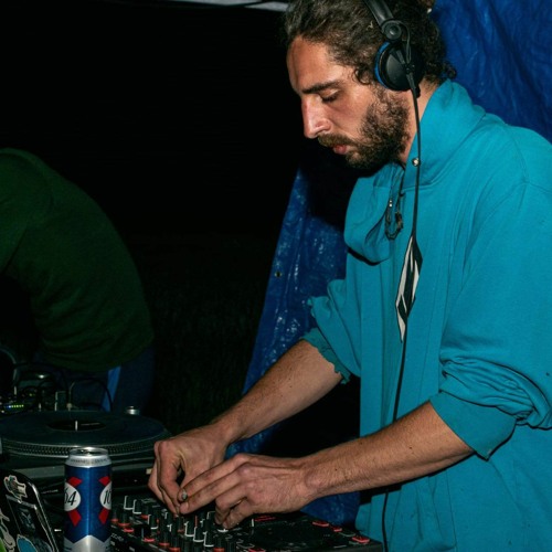 Wind in the darkness