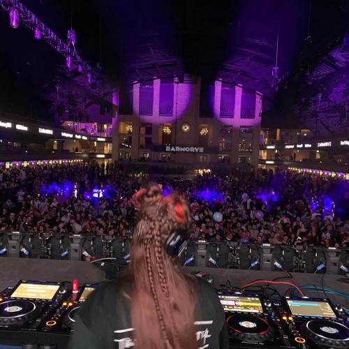 Dani Nyx Hard Groove Set