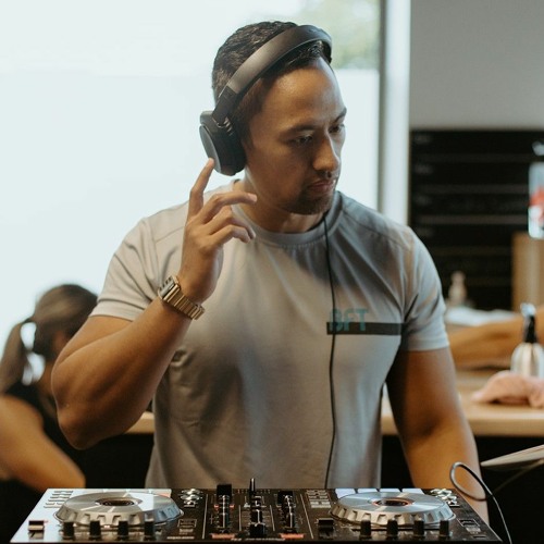 DJ WEAST artist photo