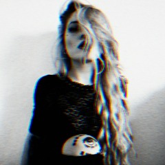 Nica Blondynka