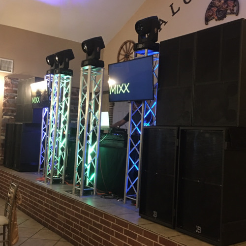 dos coronas  a mi madre los cadetes de linares algo especial pa las madres