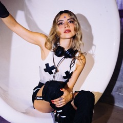 ℭ𝔞𝔪𝔦𝔩𝔞 𝔅𝔢𝔫𝔞𝔠𝔥