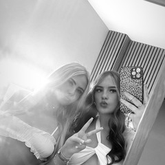 Aimee Saunders⚡️