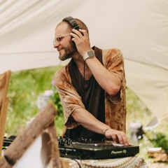 DJ Nowbody (Aaron Kaay)