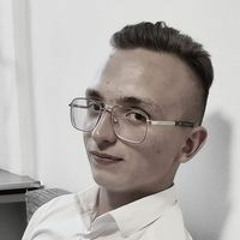 Adrian Źróbek