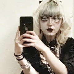 𝔏𝔦𝔷 ⛧
