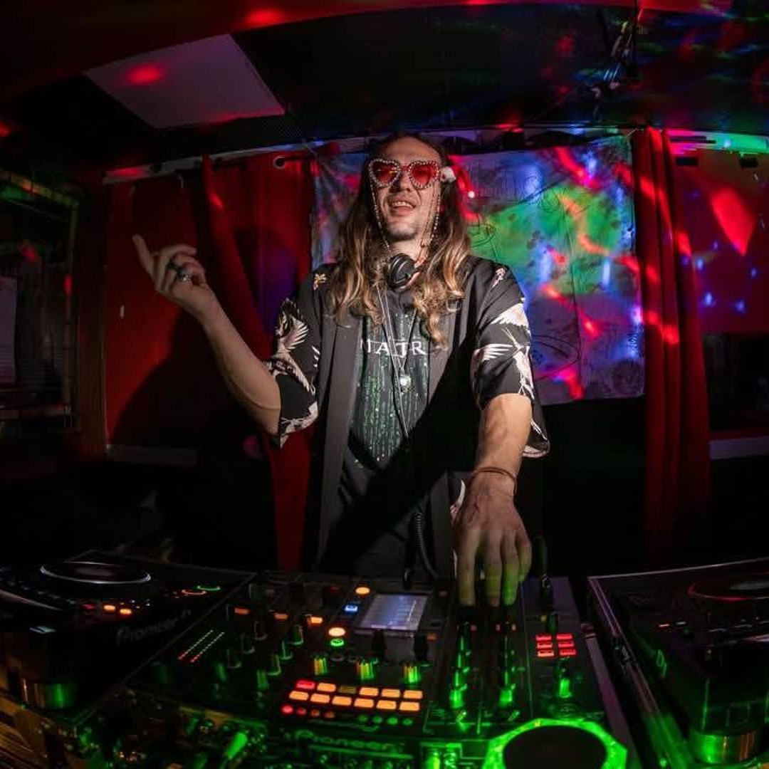 Stream Neo1 music | Listen to songs, albums, playlists for free on