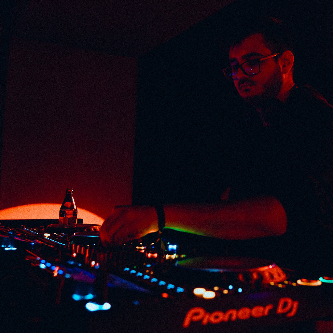 Stream Statik music | Listen to songs, albums, playlists for