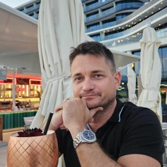 Zoltan Lusthaus
