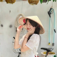 Là vì khi nhìn ai đôi mắt người xoe tròn...