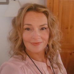 Mandy Vickers (Magpie)