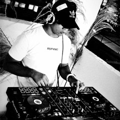 DJ  W I L L E R