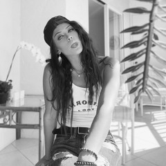 alexis_meckes07