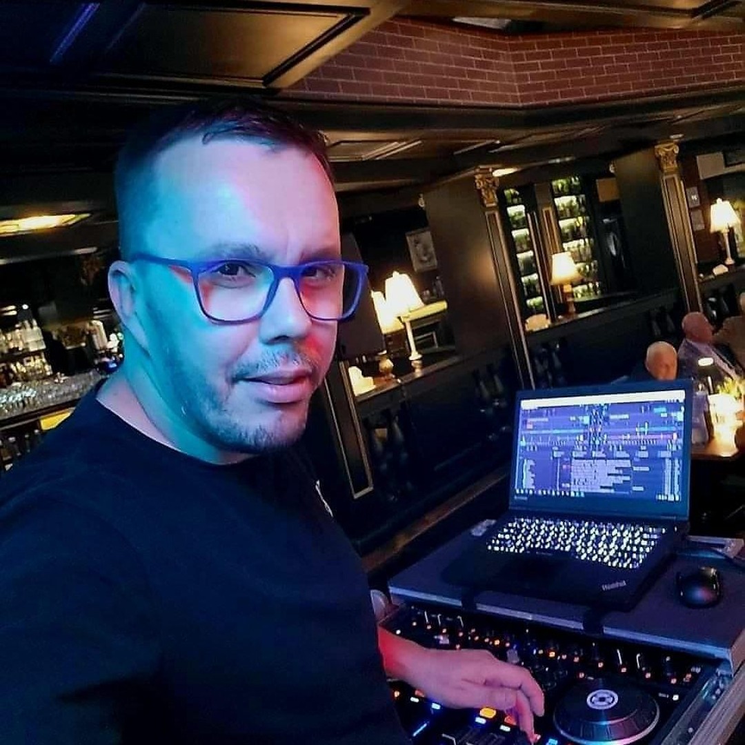 Stream COSMIN DUMITRASCU music | Listen to songs, albums