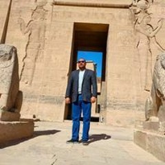 يوسف مصطفي آل سراج