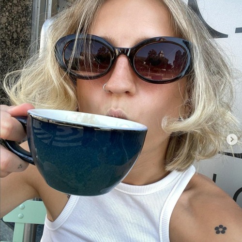 Nicole Olenskaia’s avatar