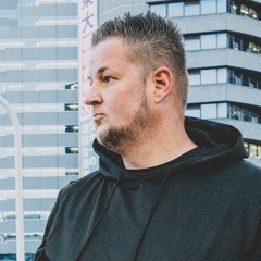 DENNIS QUIN