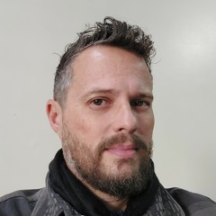 Falso pai-de-santo_Rabo de saia