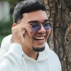 ALEJANDRO VELEZ