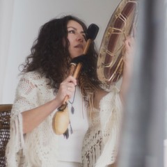 1 minute Native American Flute in D, chorus of birdsong for relaxation and centering, inner rhythm