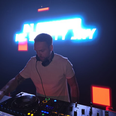 DJ STINGER
