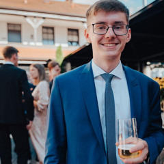André