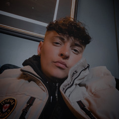 Saoirse Nicholson 29