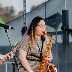 Bonnie Ross - Saxophonist