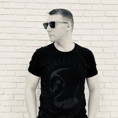 DJ Mike Mills