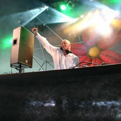 Dee.D.  /  Dividi