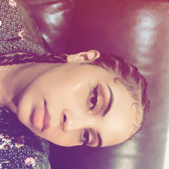 Kiana 🧿🧿🧿👽