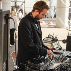 Dj Nikuzee