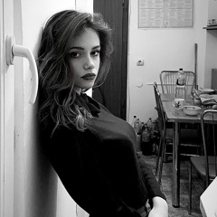Oana Red