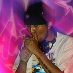 Vic Sundesk
