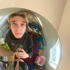 Max Nikolas