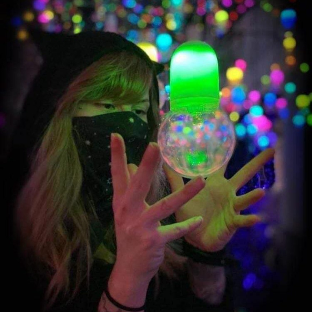 Stream A La Lune music | Listen to songs, albums, playlists for