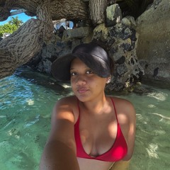 Raiana🍭