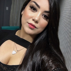Laura Oliveira