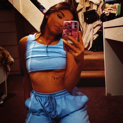 ♡︎♡︎Angela Taylor